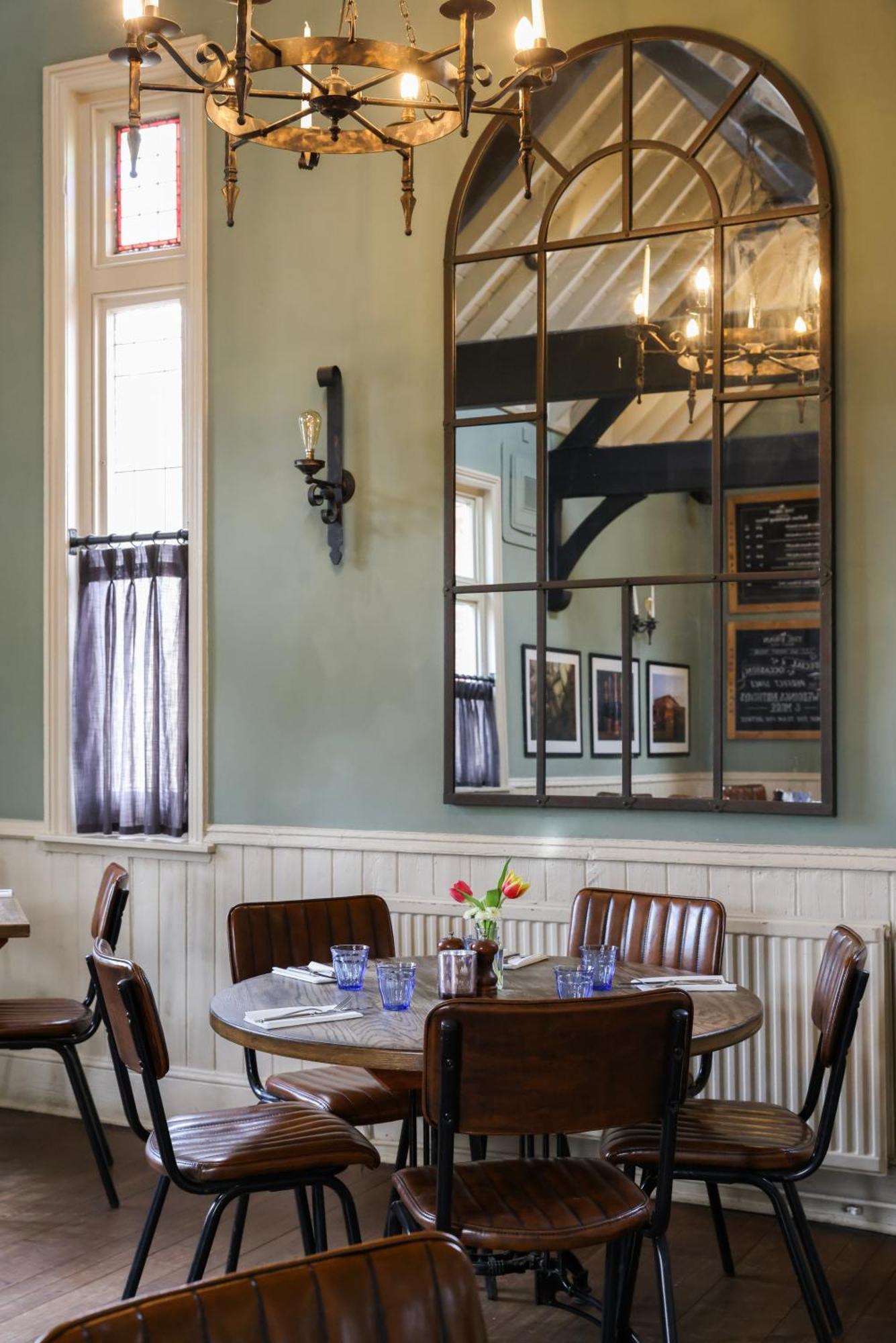The Swan At Форест Роу Екстериор снимка